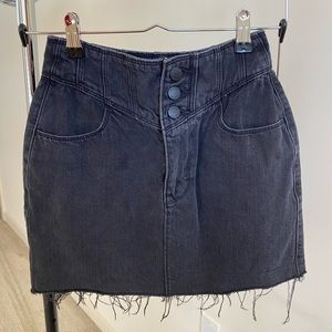 Hollister black distressed denim skirt size 1 (W25)